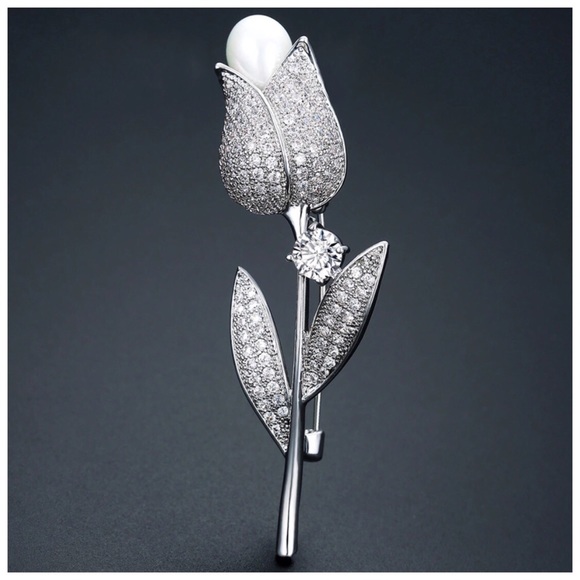 Swarovski Crystals The Milat Flower Brooch - Picture 2 of 4